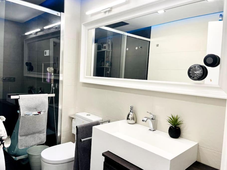 Nuevo!! Apartamento Lujo&Confort. Parking Sevilha Exterior foto